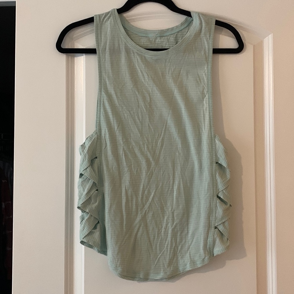 Lululemon exercise top